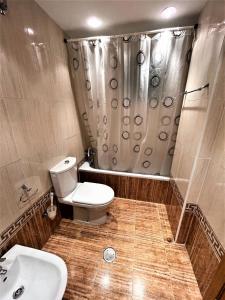 A bathroom at A551 - Atrium Beach 3 - 2004 Finestrat s.l.