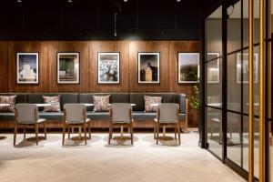 Wilde Aparthotels Manchester City Centre的休息区