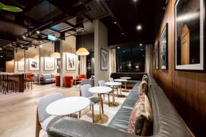 Wilde Aparthotels Manchester City Centre的休息区