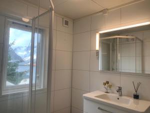 Koupelna v ubytování Apartments Reine Lofoten