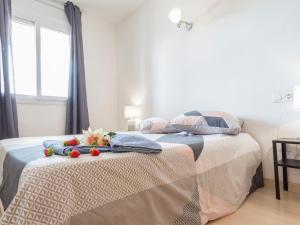 Posteľ alebo postele v izbe v ubytovaní Apartment Port Canigó-8 by Interhome