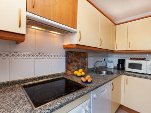 Kuchyňa alebo kuchynka v ubytovaní Villa Villa Formentera by Interhome