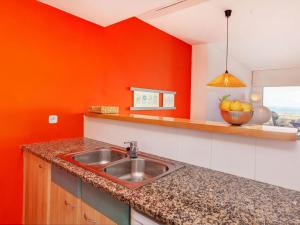 Kuchyň nebo kuchyňský kout v ubytování Apartment Port Pals B II by Interhome + 17 fotografií