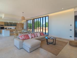 Küche/Küchenzeile in der Unterkunft Villa Can Navarro by Interhome