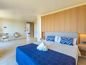 Ein Bett oder Betten in einem Zimmer der Unterkunft Villa Can Navarro by Interhome