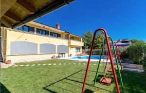 Gallery image of Beautiful Apartment In Svetvincenat in Čabrunići