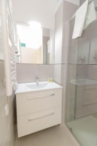 ห้องน้ำของ SELECT'SO HOME - Résidence Le Poséidon - Mazet en Duplex - Prestations de qualité & Services Hôteliers - POS-D