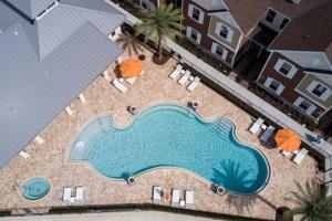 Ein Blick auf den Pool von der Unterkunft Casa Na Disney/ Summerville Resort oder aus der Nähe