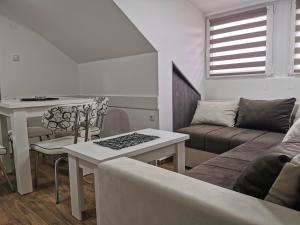 Istumisnurk majutusasutuses Sobe i Apartmani Casa Mia +37 fotot