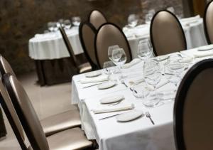Restoran või mõni muu söögikoht majutusasutuses Costa Esmeralda Suites