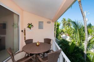 Gallery image of Beach Living at Island Pine Villas BLAW in George Town