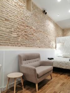 A seating area at SALOTUR Sierpes
