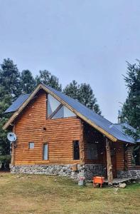 El edificio en el que está el chalet de montaña