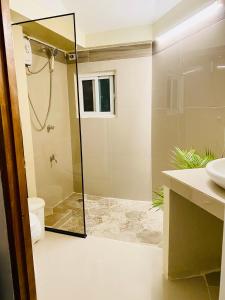 Stylish Suite with Garage in Naga City tesisinde bir banyo