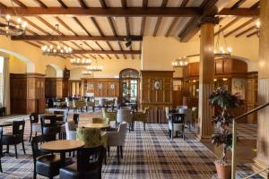 Restavracija oz. druge možnosti za prehrano v nastanitvi The Highland Hotel by Compass Hospitality