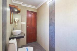 Koupelna v ubytování Hotel Mart View + 27 fotografií