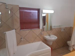 アルバートンにあるSt Michelle Guest Lodge & Hydro Retreatのギャラリーの写真