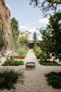 Vonkajšia záhrada v ubytovaní Rocca di Arignano
