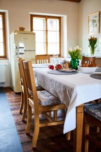 Zona de comedor en el apartamento