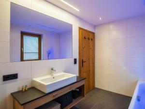 A bathroom at Serfaus Alpensuites