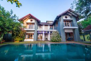 La alberca dentro o cerca de Hibiscus Earth Private Pool Villa A CGH Earth SAHA Experience