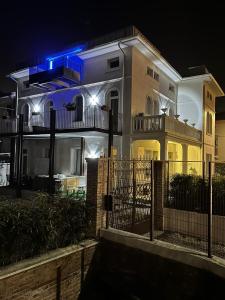 a house with a blue light on top of it at Residence Giove in Castelfranco Veneto