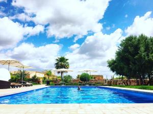 Bazén v ubytování Bennoc Petit Hotel - Only Adults nebo v jeho okolí