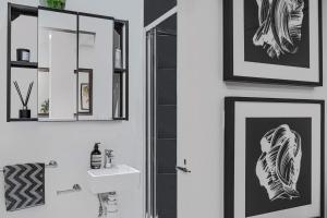Artistic apartment in Kensington