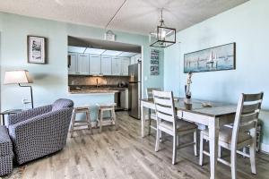 Kuchyň nebo kuchyňský kout v ubytování Beach Views Golden Sands Condo in Ocean City!
