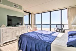 Postel nebo postele na pokoji v ubytování Beach Views Golden Sands Condo in Ocean City! + 23 fotografií