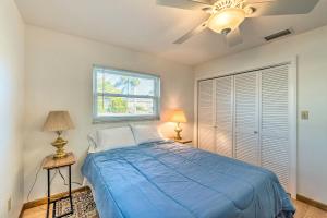 A bed or beds in a room at Punta Gorda Home with Backyard about 1 Mile to Dtwn!