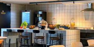 Кухня или кухненски бокс в Ibis Budget Paris porte de la Chapelle - Aréna