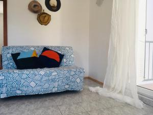 Posedenie v ubytovaní Solenta - Sunny & Bright Apartment near Beach w Self CheckIN
