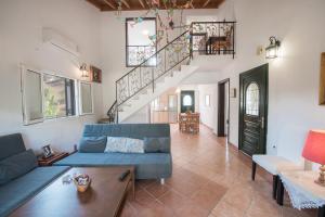 A seating area at Villa Varka