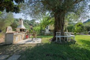 A garden outside Villa Varka