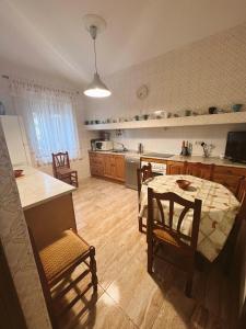 Kuchyň nebo kuchyňský kout v ubytování Casa Rural la Abuela Amelia