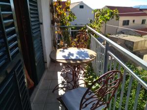 Imagen de la galería de Apartments Maja i Mate, en Sućuraj 23 fotos más