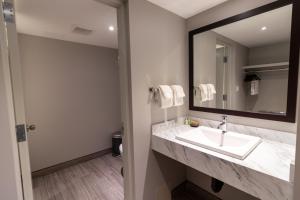 Koupelna v ubytování BCM Inns Fort McMurray - Downtown