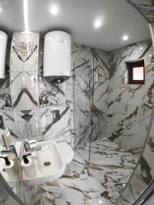 A bathroom at Dune Apartment Nessebar
