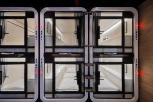 Fotografie z fotogalerie ubytování The O Pod Capsule Hotel v destinaci Tel Aviv