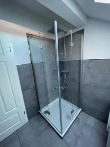 Ένα μπάνιο στο Penthouse Sonnenuhr