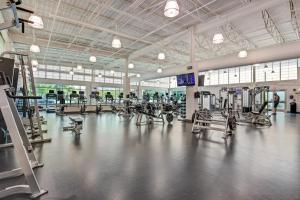 Fitness centrum a/nebo fitness zařízení v ubytování Sea Colony --- 202 Georgetowne House