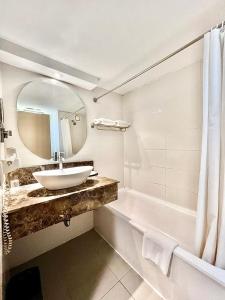 A bathroom at Verwood Hotel and Serviced Residence