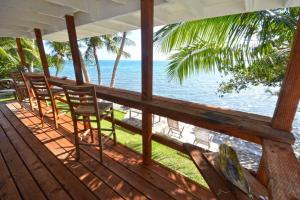 Gallery image of Queen Malesso Houseboat in Merizo