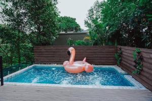 Bazén v ubytování Veravian Resort nebo v jeho okolí
