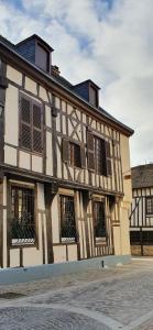 Gallery image of AU CHAMBELLAN in Ay
