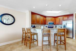 Dapur atau dapur kecil di The Oasis at Orange Beach 1903 (formerly known as Phoenix West II)
