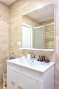 A bathroom at iloftmalaga Mártires