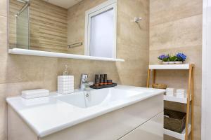 A bathroom at iloftmalaga Mártires