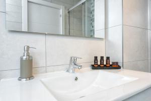 A bathroom at iloftmalaga Mártires Még 37 kép